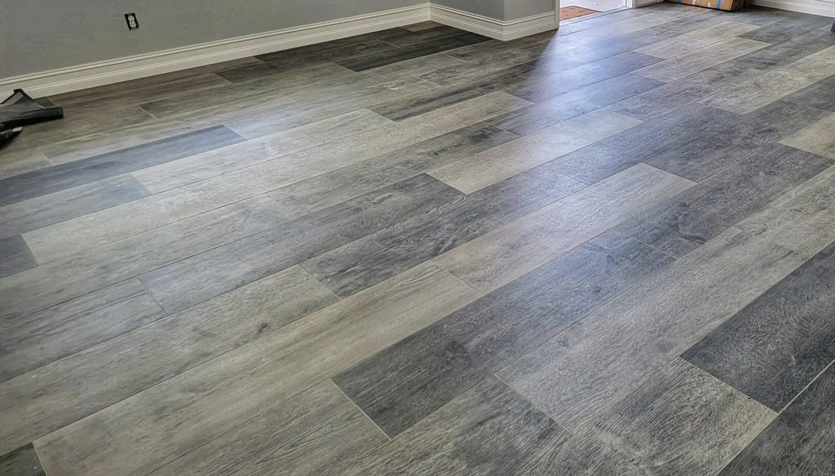 Modern of large-format porcelain tile flooring